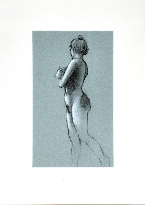 Life drawing of standing girl