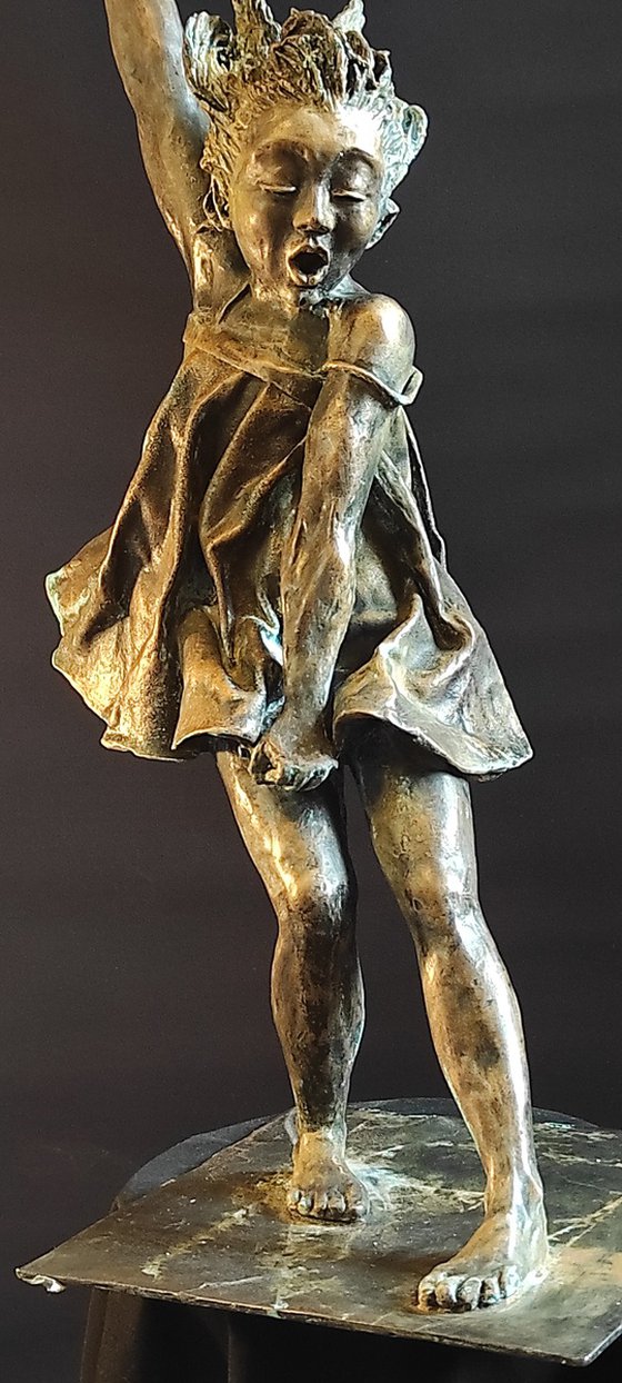 "Mary.Youth"Bronze sculpture