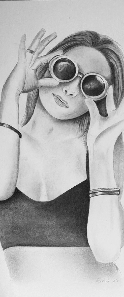 Lady in round sunglasses by Maxine Taylor