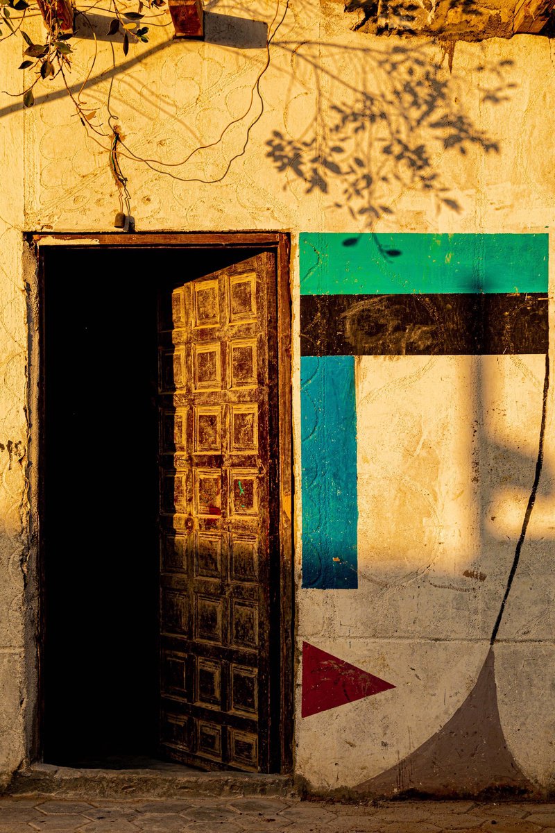 Photorealistic Cityscapes Photograph By Fatima Mian, 24 X 36, Doors Open, Come On In, Original Artwork