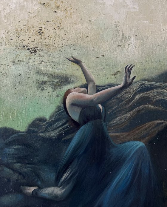 Green lake. Woman underwater