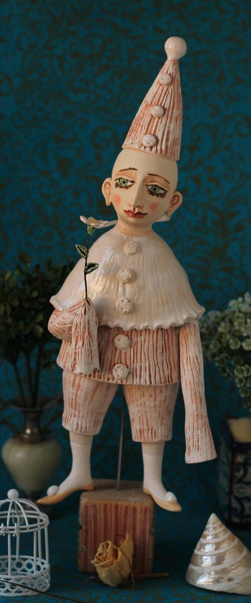 Incognito. Pierrot with a flower. Wall sculpture by Elya Yalonetski, by Elya Yalonetski