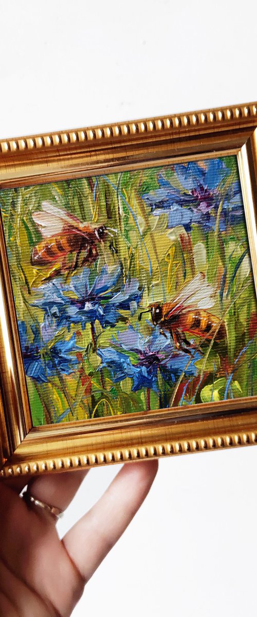 Bee by Nataly Derevyanko