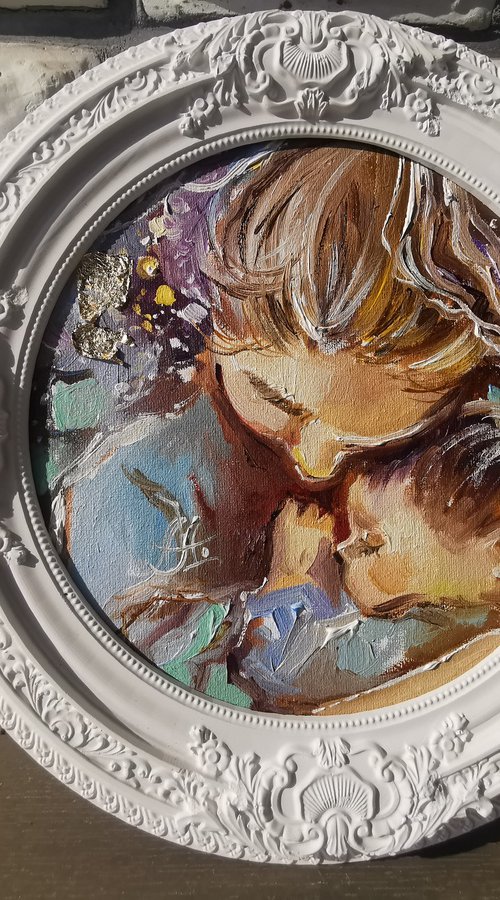 Oil Painting with mother and child in a round frame, Motherhood paiting, Baby painting by Annet Loginova