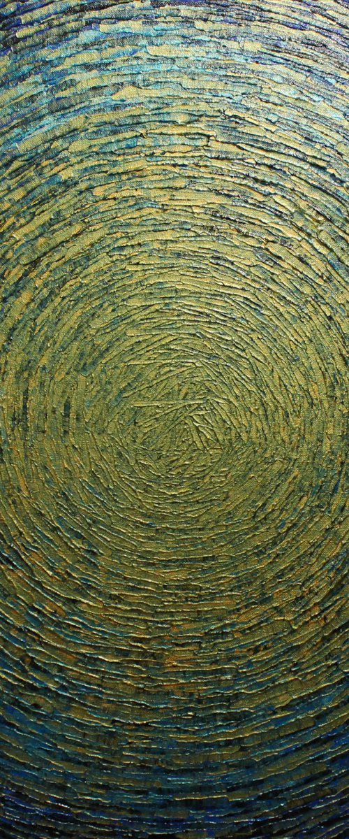 Iridescent blue gold shine by Jonathan Pradillon