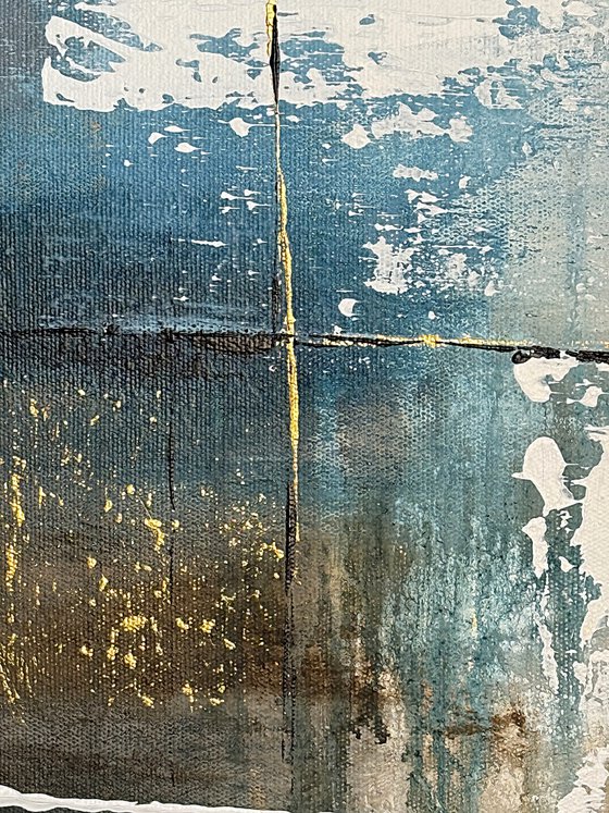 Silent Gold Current. Blue gold accents