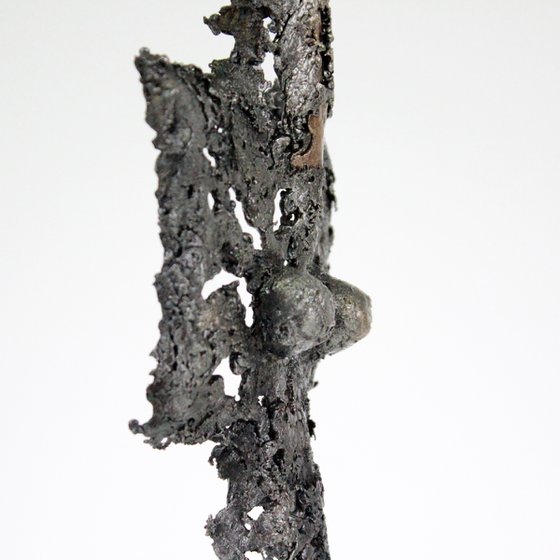 Idol CLXV - Metal sculpture bronze body and steel