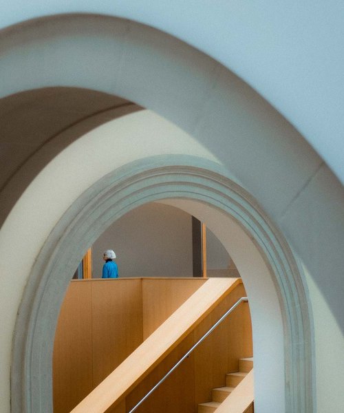 La Femme d'Arc by Hyun De Grande