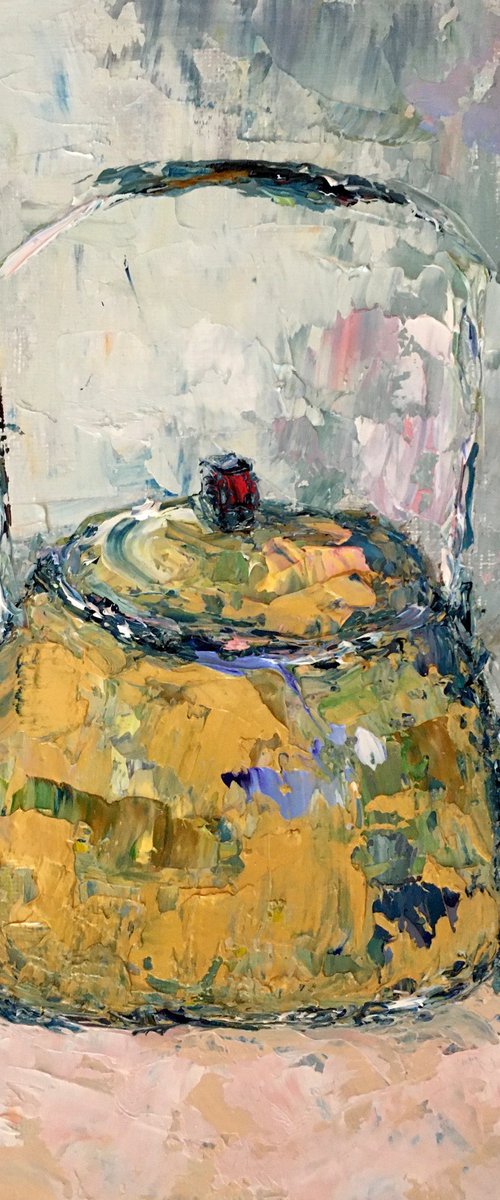 Golden teapot by Vilma Gataveckienė