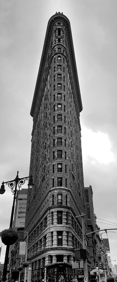 New York Flatiron building by Tom Harris