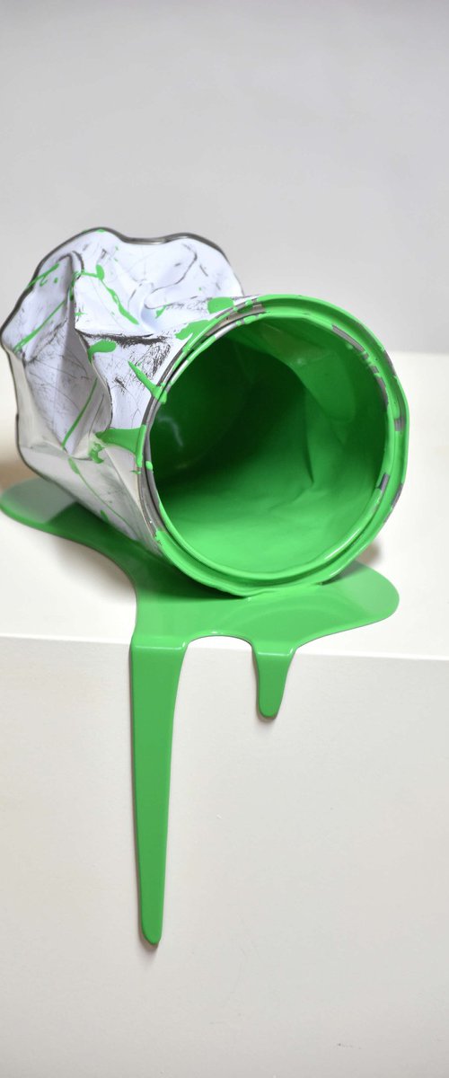 Un vieux pot de vert by Yannick Bouillault