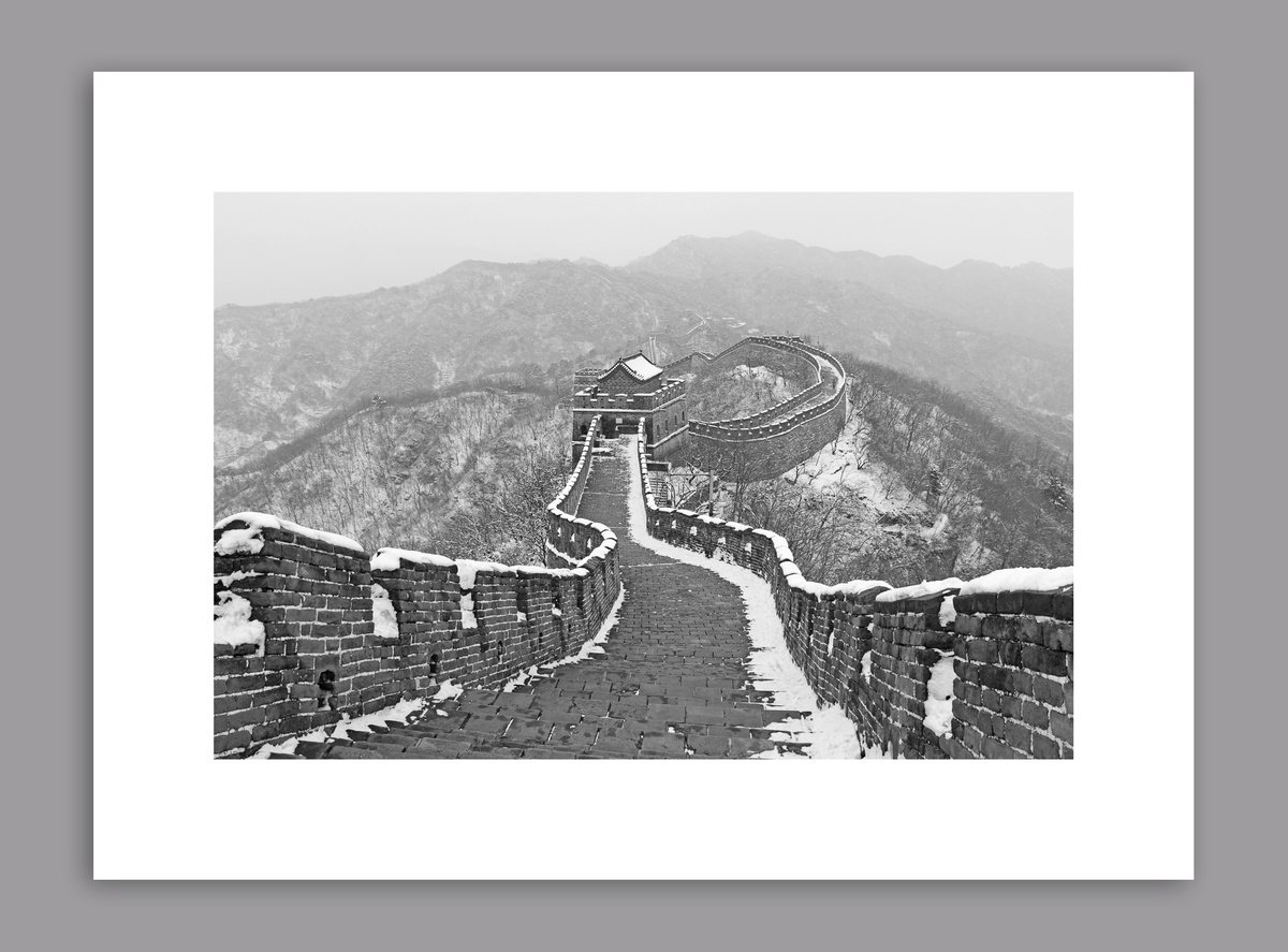 Photorealistic Cityscapes Photograph By Yuan Hua Jia, 25 X 19", Mutianyu Great Wall #1, Original Artwork