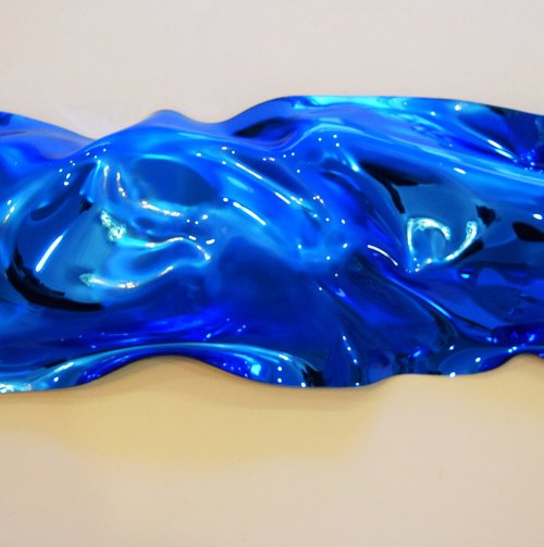 Crashing waves by Anna Sidi-Yacoub