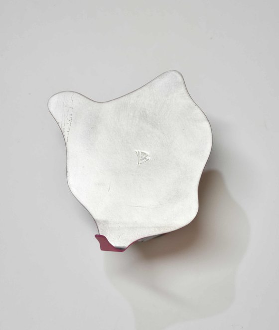 Le vieux pot de peinture rose