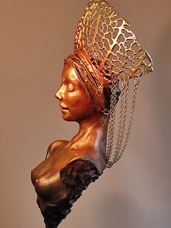"Aya Goddess" Mixed media sculpture. 68x38x25cm.