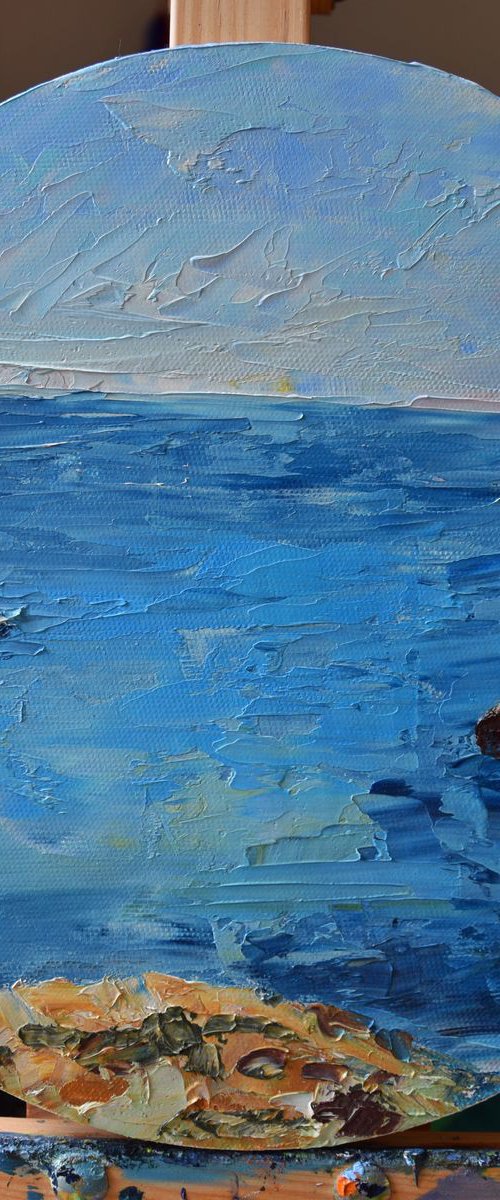 Round oil painting with palette knife Mediterranean Sea by Kate Grishakova