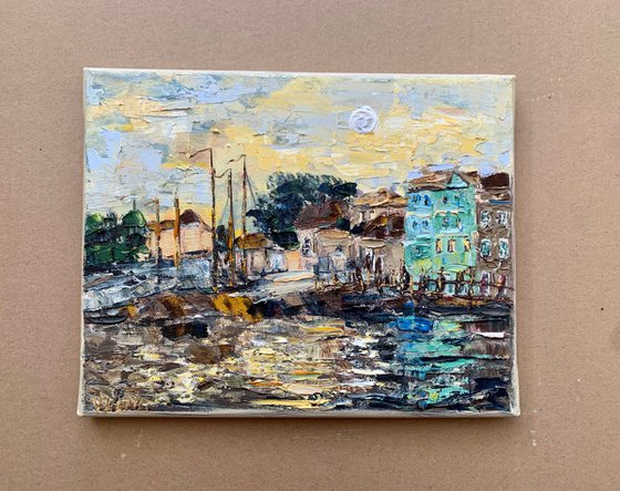 Full Moon in the City