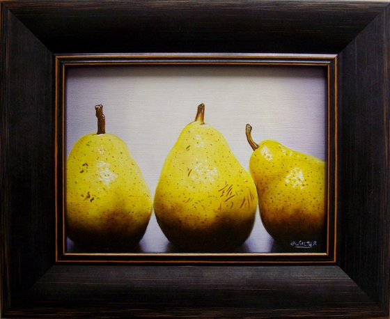 3 realistic pears