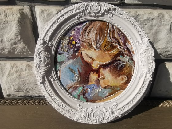 Oil Painting with mother and child in a round frame, Motherhood paiting, Baby painting