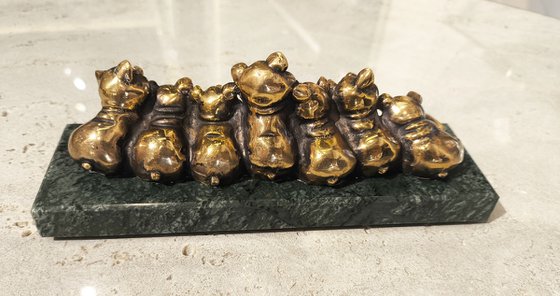 Seven Little Piggies