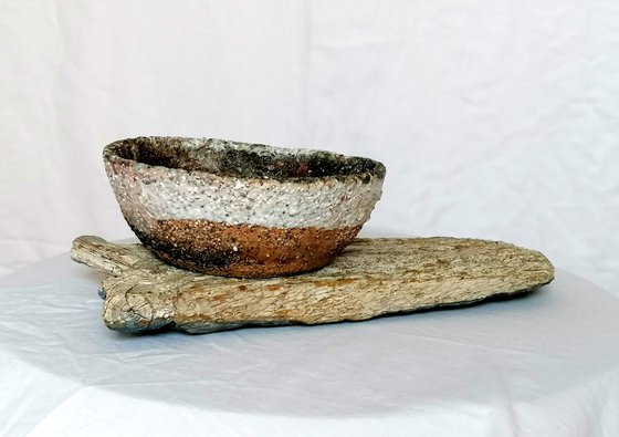 Wabi -Sabi ceramic bowl