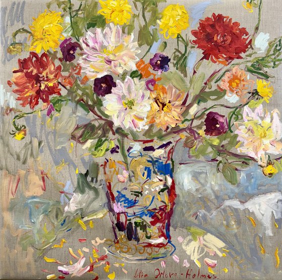 Dahlias in a Japaniese vase.