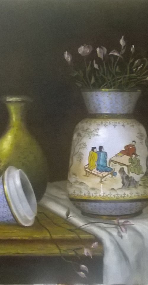 The chinese vase in my parents house by Luiz Henrique Azevedo