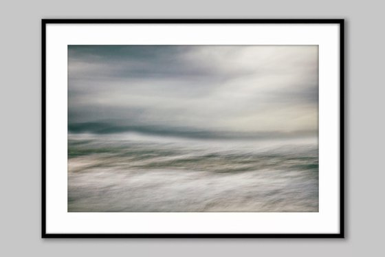 Fading stillness