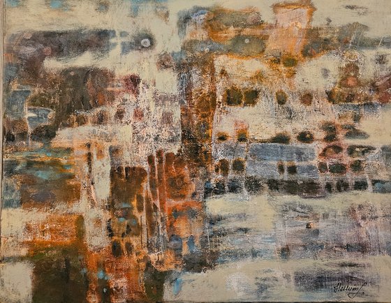 Mirages of a Lost City