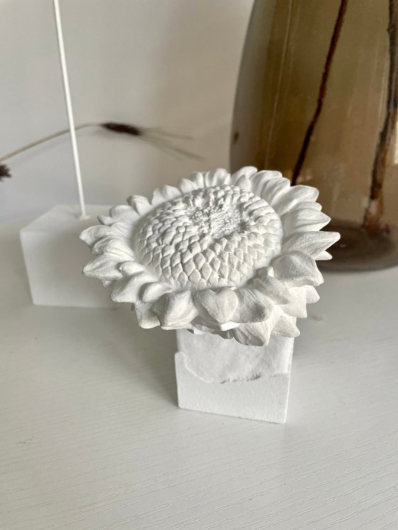 Sunflower shot figurine