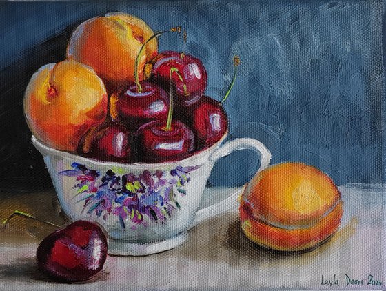 Apricot and cheery fruits