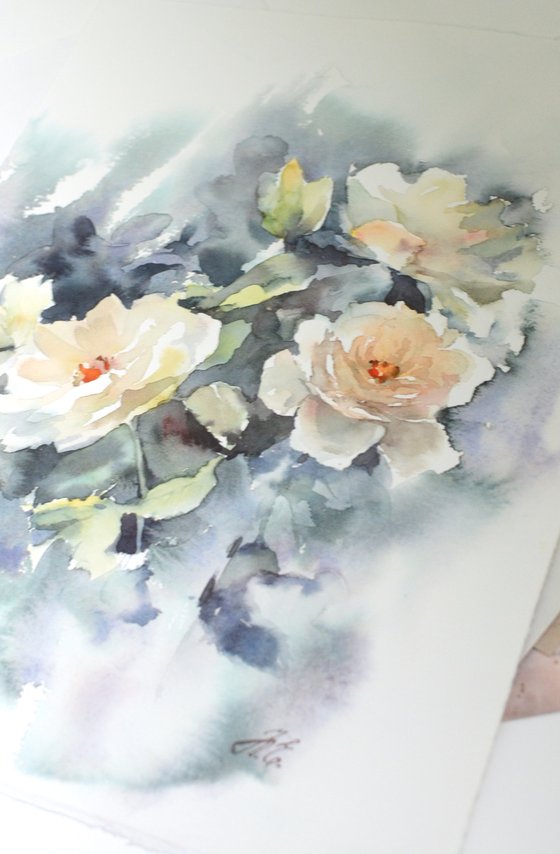 Cheerful bloom / Light roses