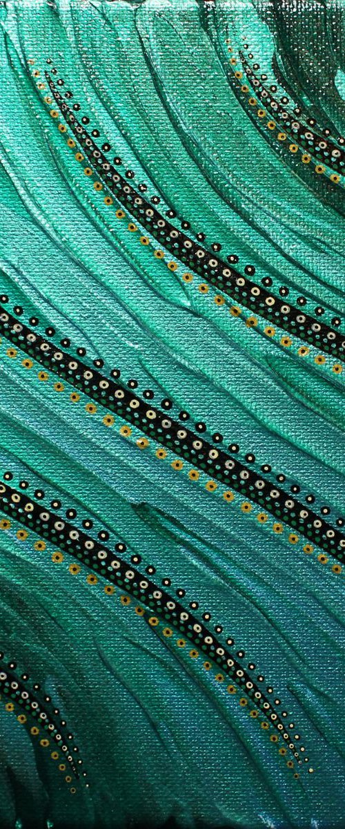 Iridescent green blue fluid by Jonathan Pradillon