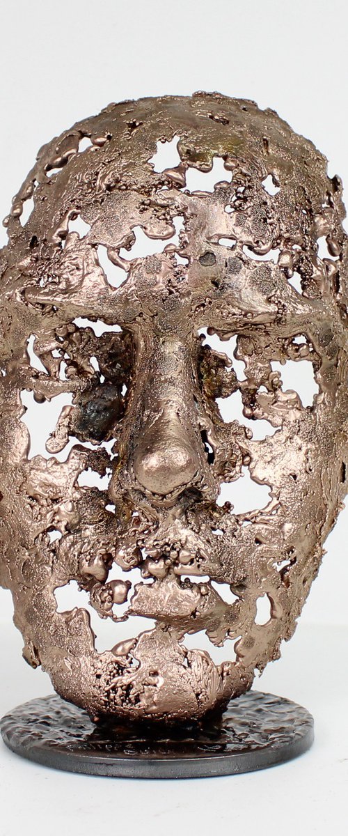 A Tear 96-22 – Bronze Lace Face Sculpture by Philippe Buil