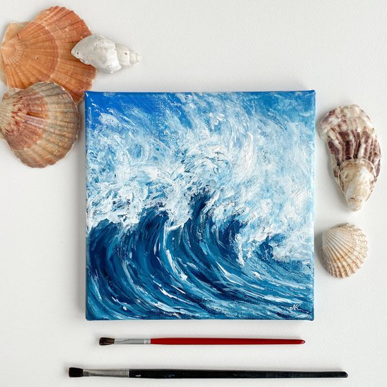 Blue Ocean Coastal Wave