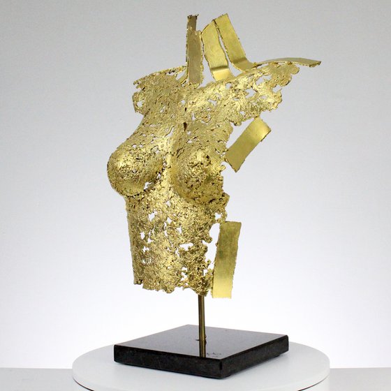 Belisama Jocaste - Sculpture bust woman lace bronze and gold leaves