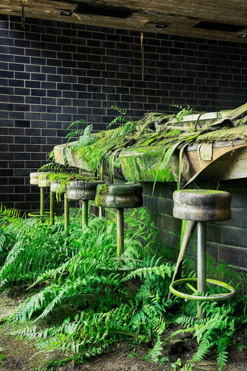 Photorealistic Cityscapes Photograph By Michael Schwan, 35 X 51", A Drink With Mother Nature Ii, Original Artwork