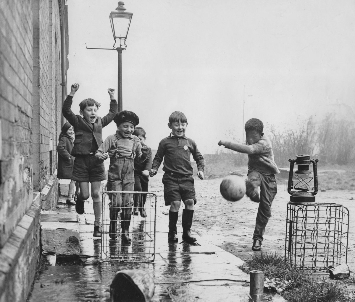 Photorealistic Photograph , Happy Times By Paul Berriff Obe, 41 X 36, Artwork For Sale On Artfinder