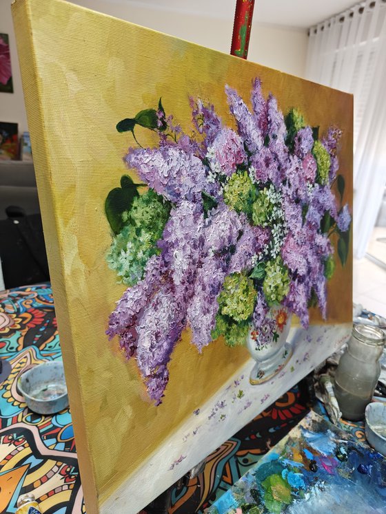 Lilac bouquet still life