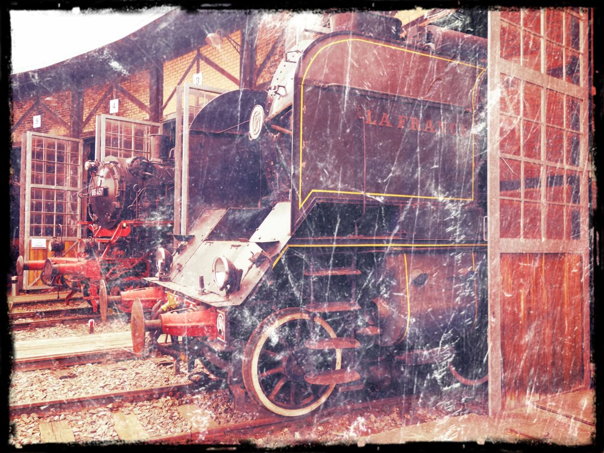 Old steam trains in the depot - print on canvas 60x80x4cm - 08485m3 by Kuebler