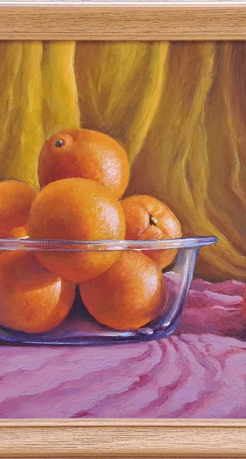 Oranges in a glass bowl by Valentinas Yla