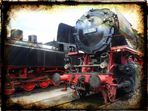 Old steam trains in the depot - print on canvas 60x80x4cm - 08374m2