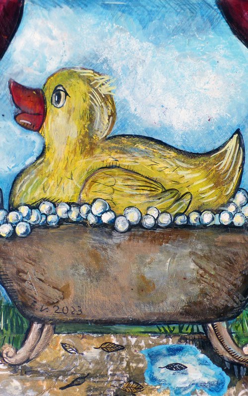 Royal rubber duck: bathroom spectacle by Elizabeth Vlasova