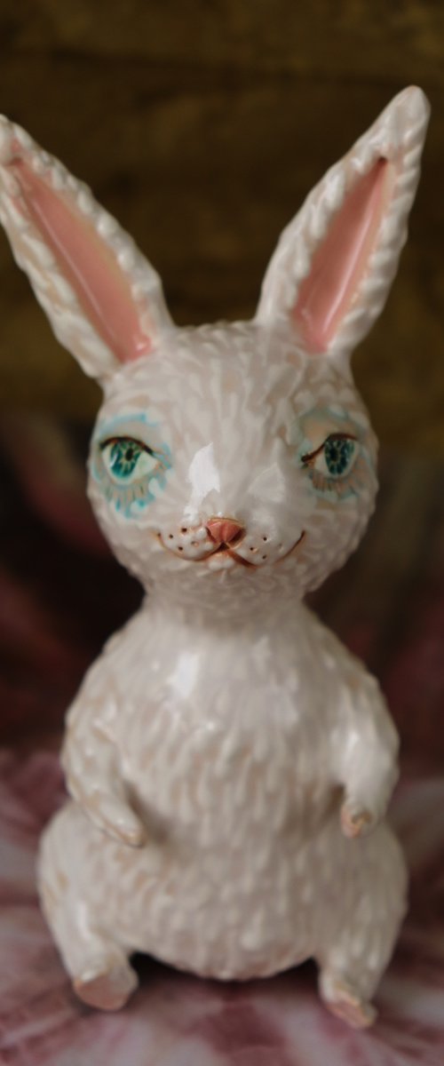 Easter Bunny II. Tiny sculpture by Elya Yalonetski by Elya Yalonetski