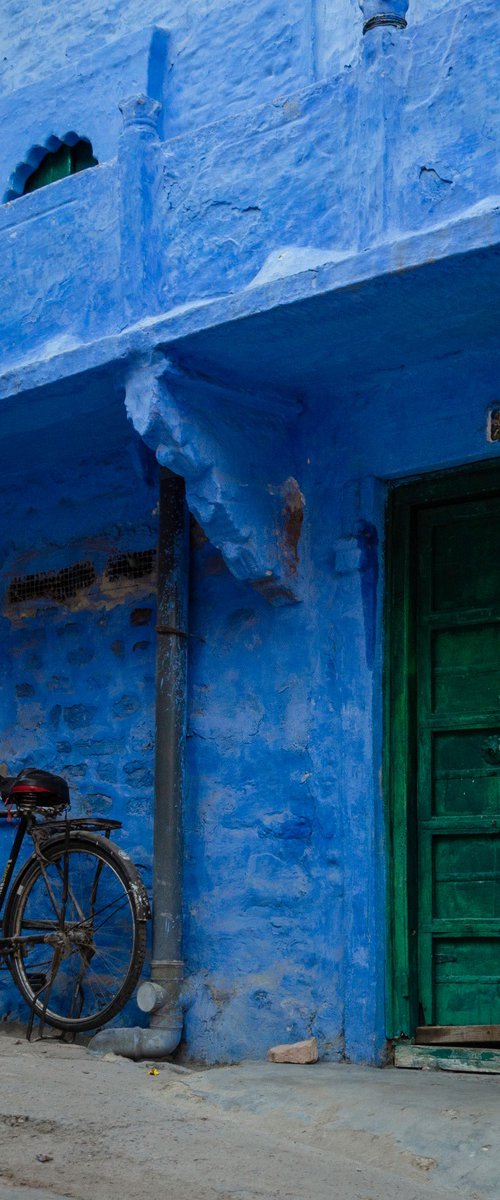 The Blue House by Serge Horta
