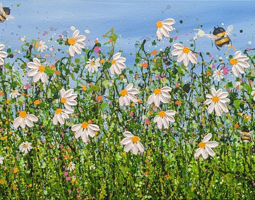 Bumbling Daisy Meadows by Lucy Moore