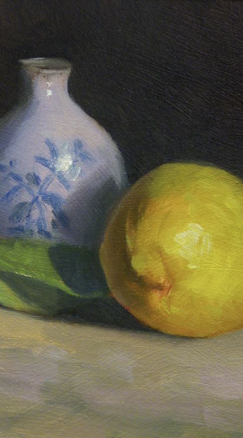 Lemon and a small vase by Pascal Giroud
