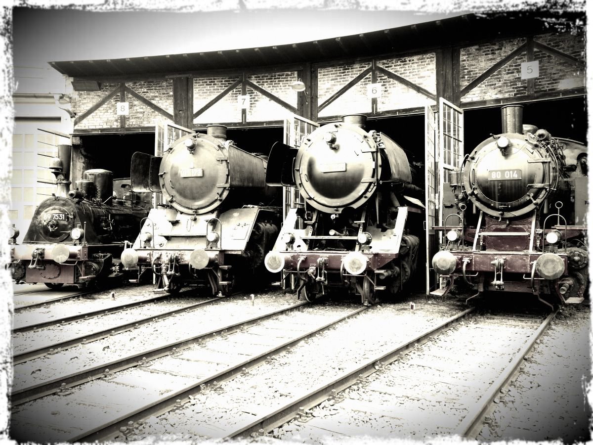 Old steam trains in the depot - print on canvas 60x80x4cm - 08496m3 by Kuebler