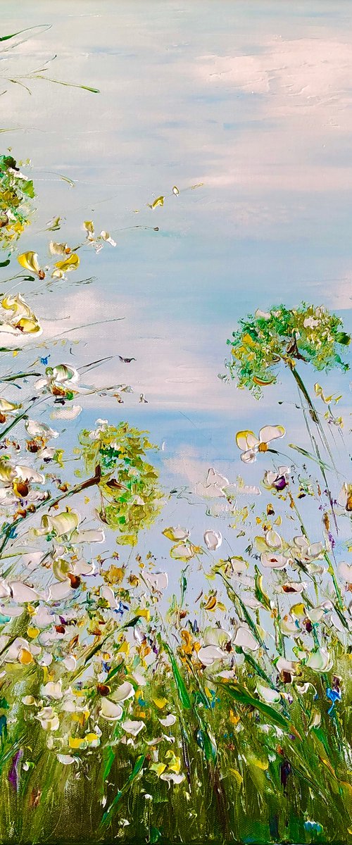 SPRING WIND - Field. Flowers. Spring. Wind. Blue sky. Wildflowers. Daisies. Cornflowers. Grass. Landscape. Walk. Smell. by Marina Skromova
