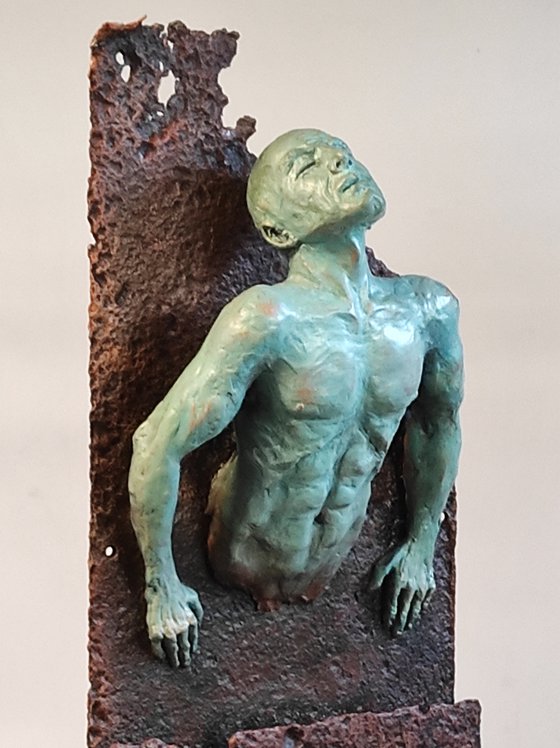 "The Dissenter" Unique mixedmedia sculpture 74x28x20cm.